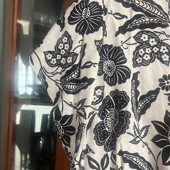 Jones New York Black and White Floral Blouse - Picture 3 of 4